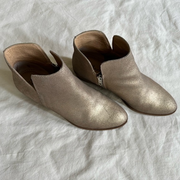 Qupid gold leather booties used fair - Picture 3 of 3